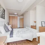 Central Cool Apt With Terrace - Leg11