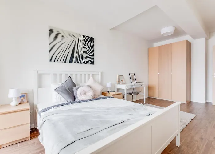 Central Cool Apt With Terrace - Leg11