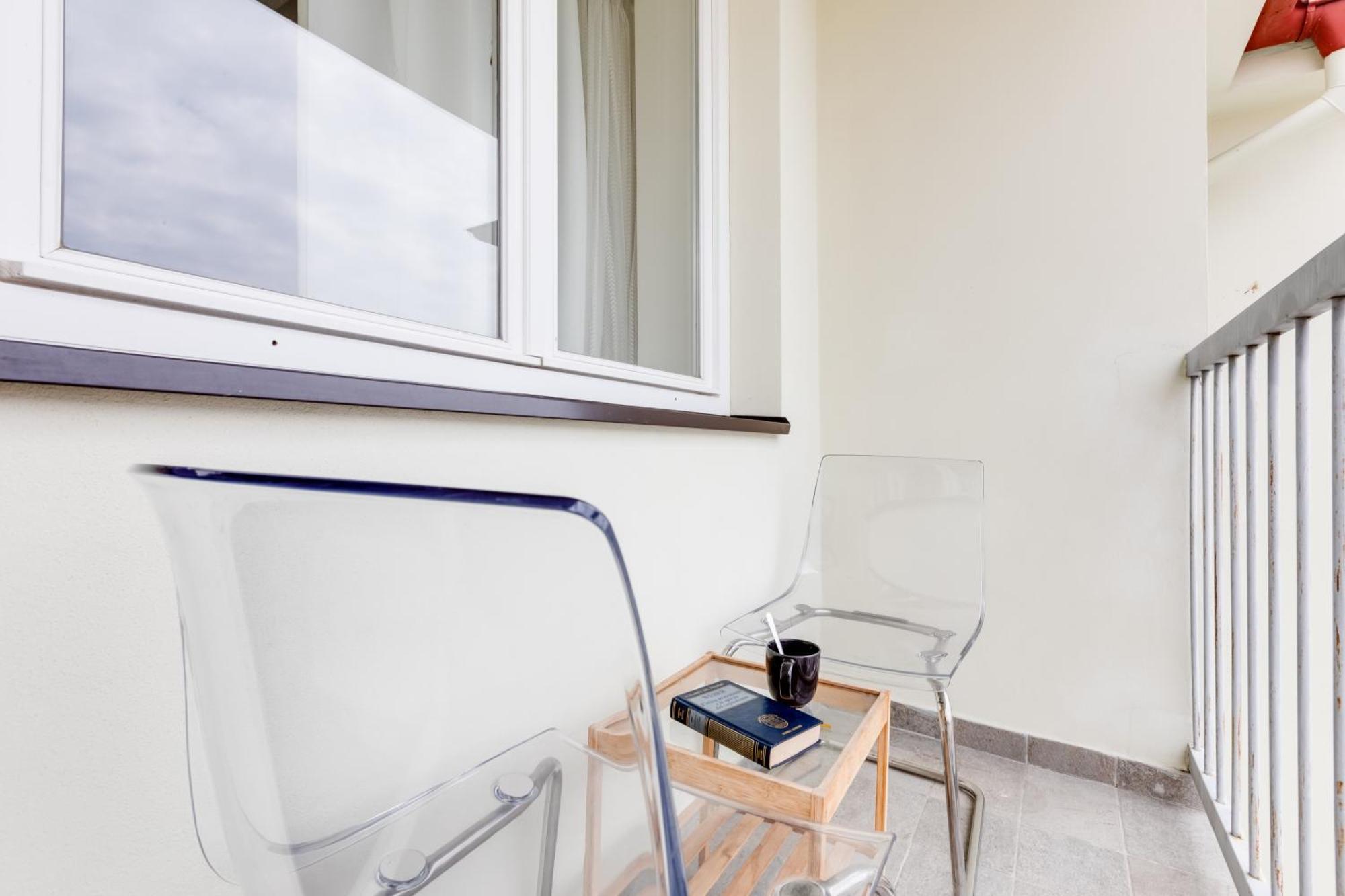 Cool With Terrace - Leg11 Apartment